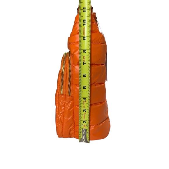 NWT WanderFull HydroBag Puffer Crossbody Water Bottle Bag Clementine Orange NEW - Picture 11 of 14